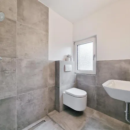 Raj Living - 6 House With Terrace And Parking - 25 Min Messe Dus & Airport Dus Apartment Duisburg